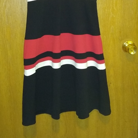 Dress - Picture 3 of 6